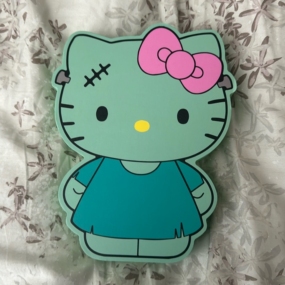 Hello Kitty wood sign